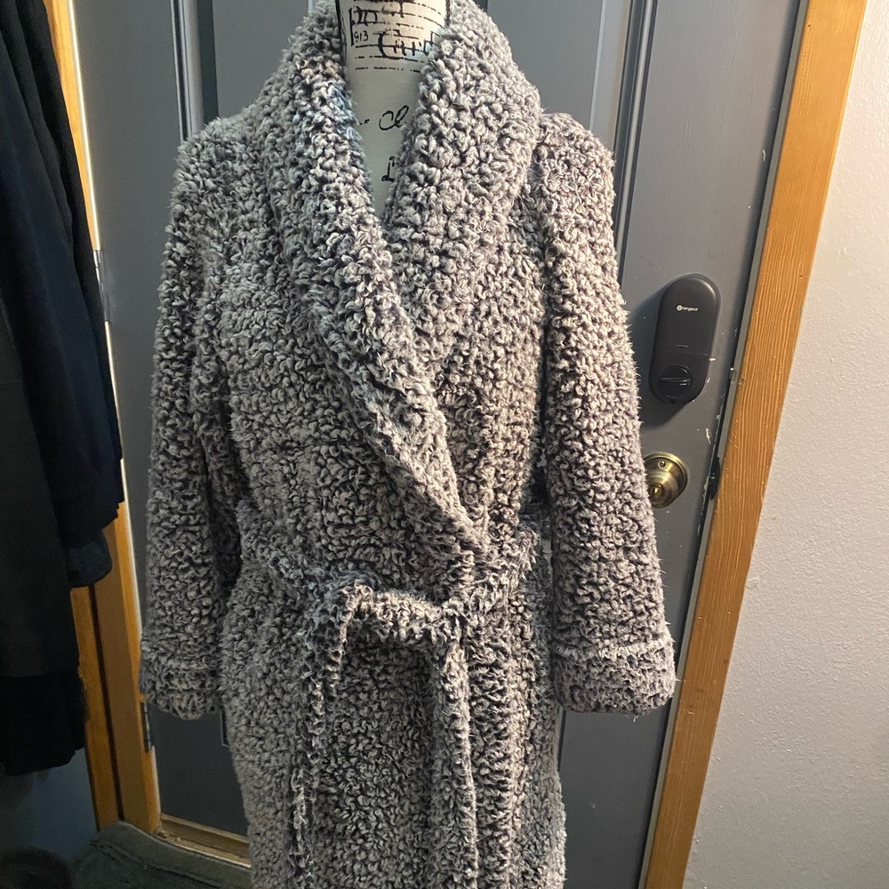 Members mark s/m womens Robe.